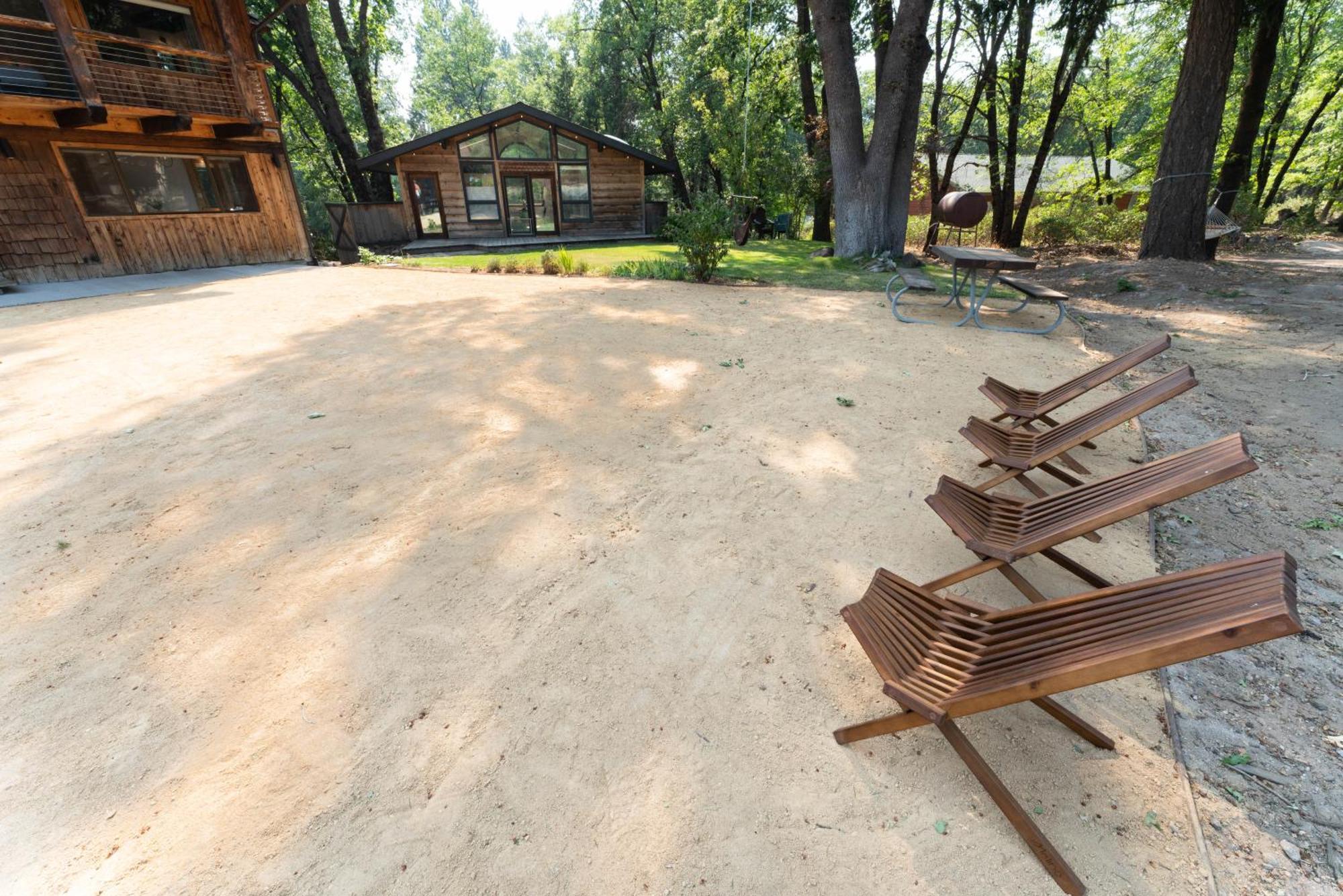 Basecamp Lodge Маунт Шаста Екстериор снимка