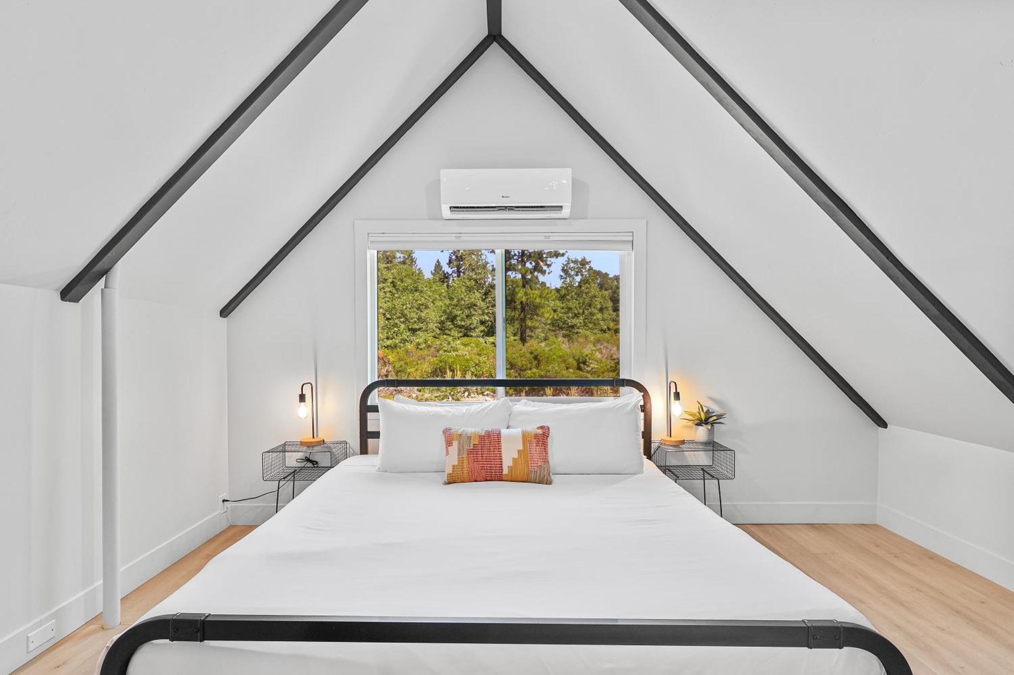 Basecamp Lodge Маунт Шаста Стая снимка