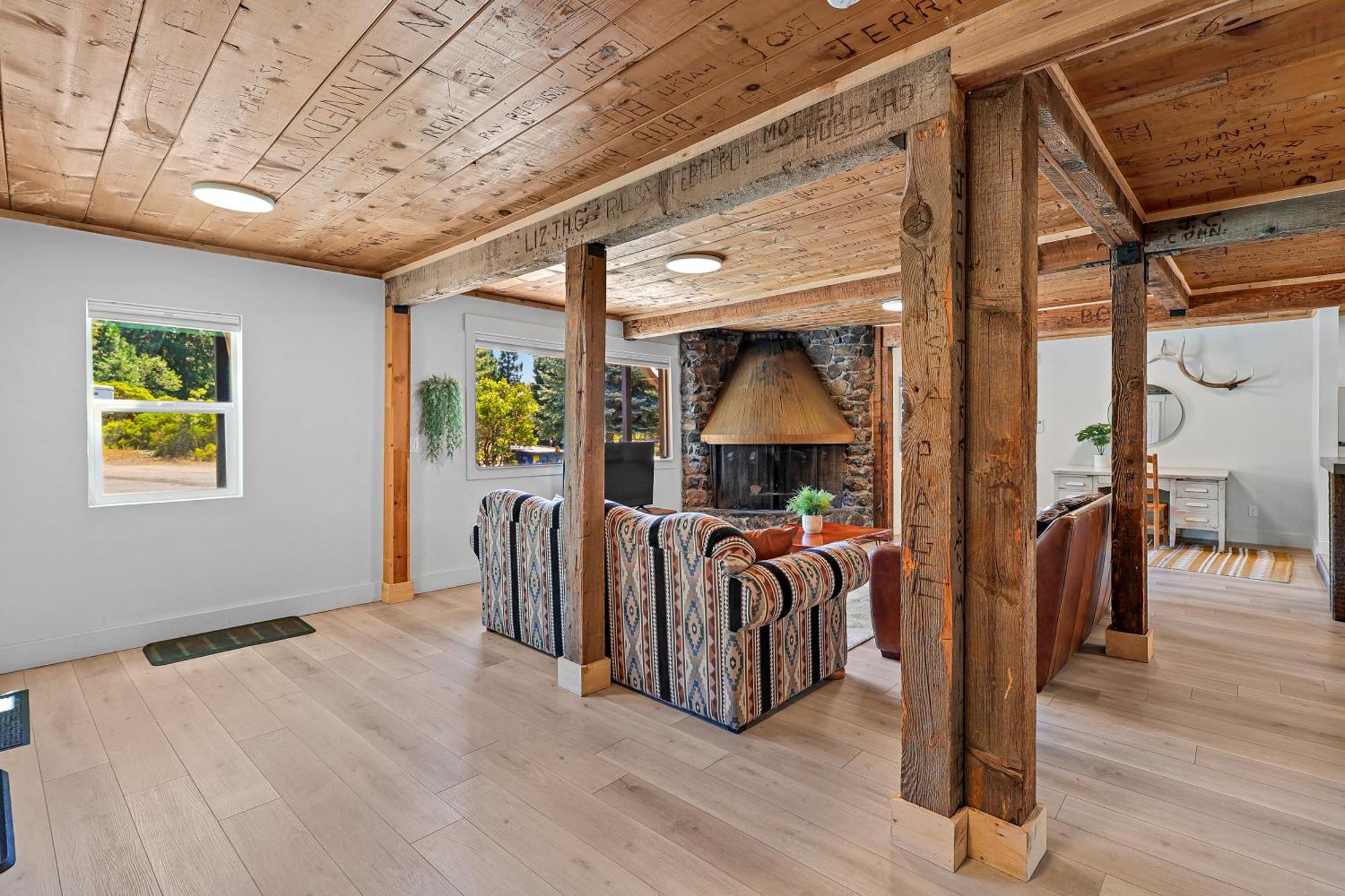 Basecamp Lodge Маунт Шаста Стая снимка