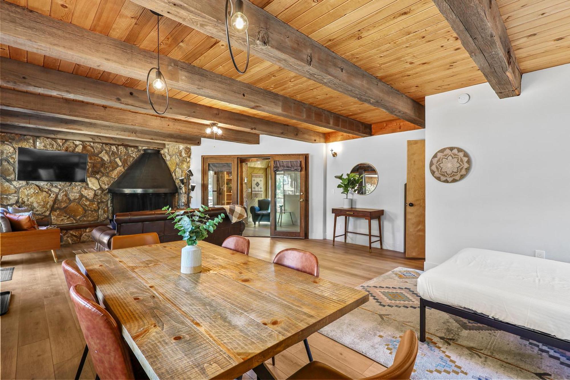 Basecamp Lodge Маунт Шаста Екстериор снимка