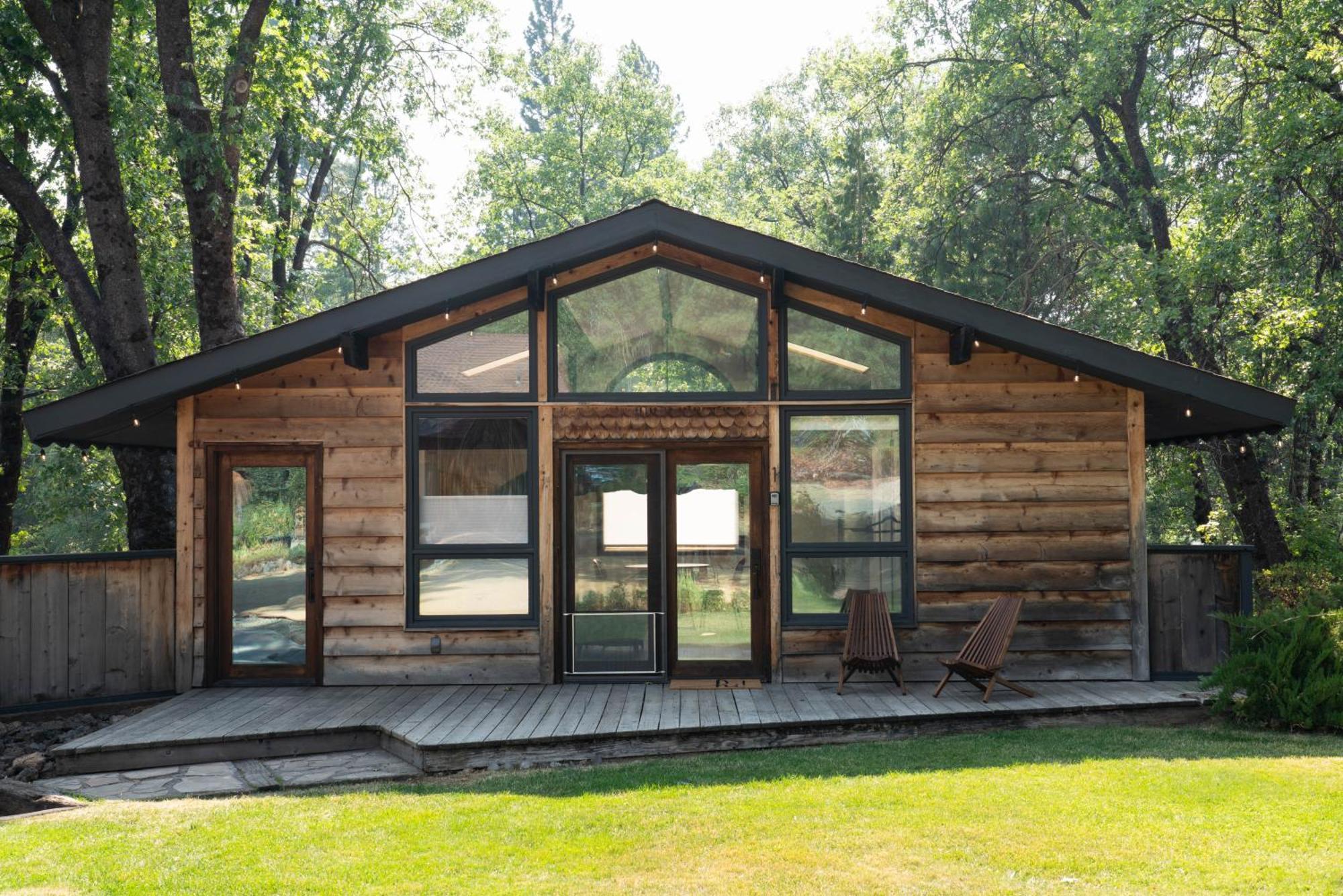 Basecamp Lodge Маунт Шаста Екстериор снимка