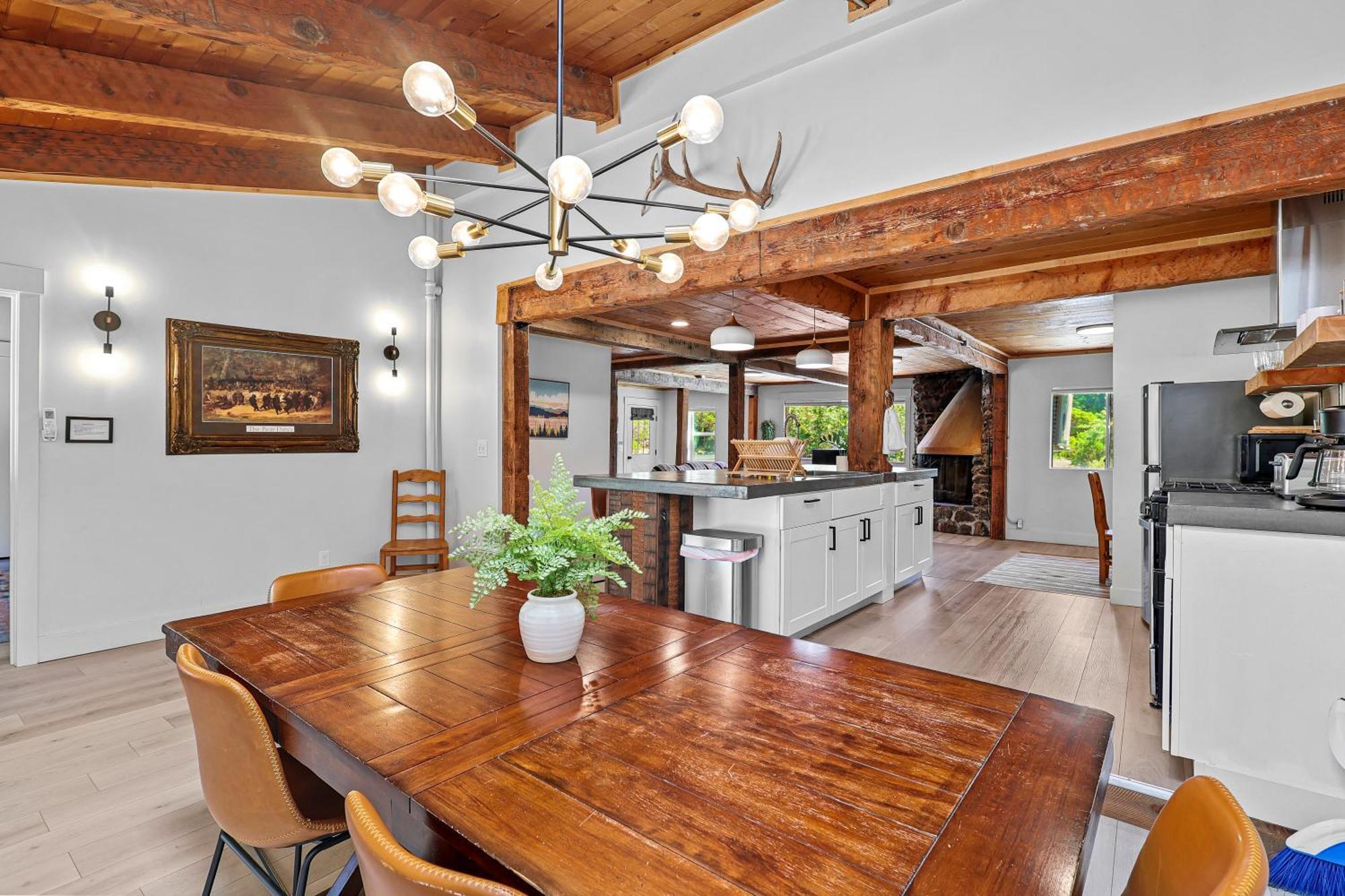 Basecamp Lodge Маунт Шаста Екстериор снимка