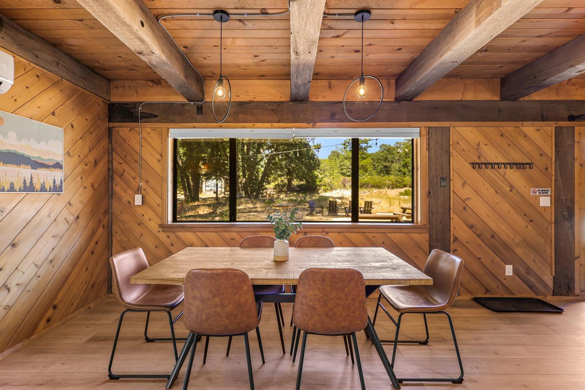 Basecamp Lodge Маунт Шаста Екстериор снимка
