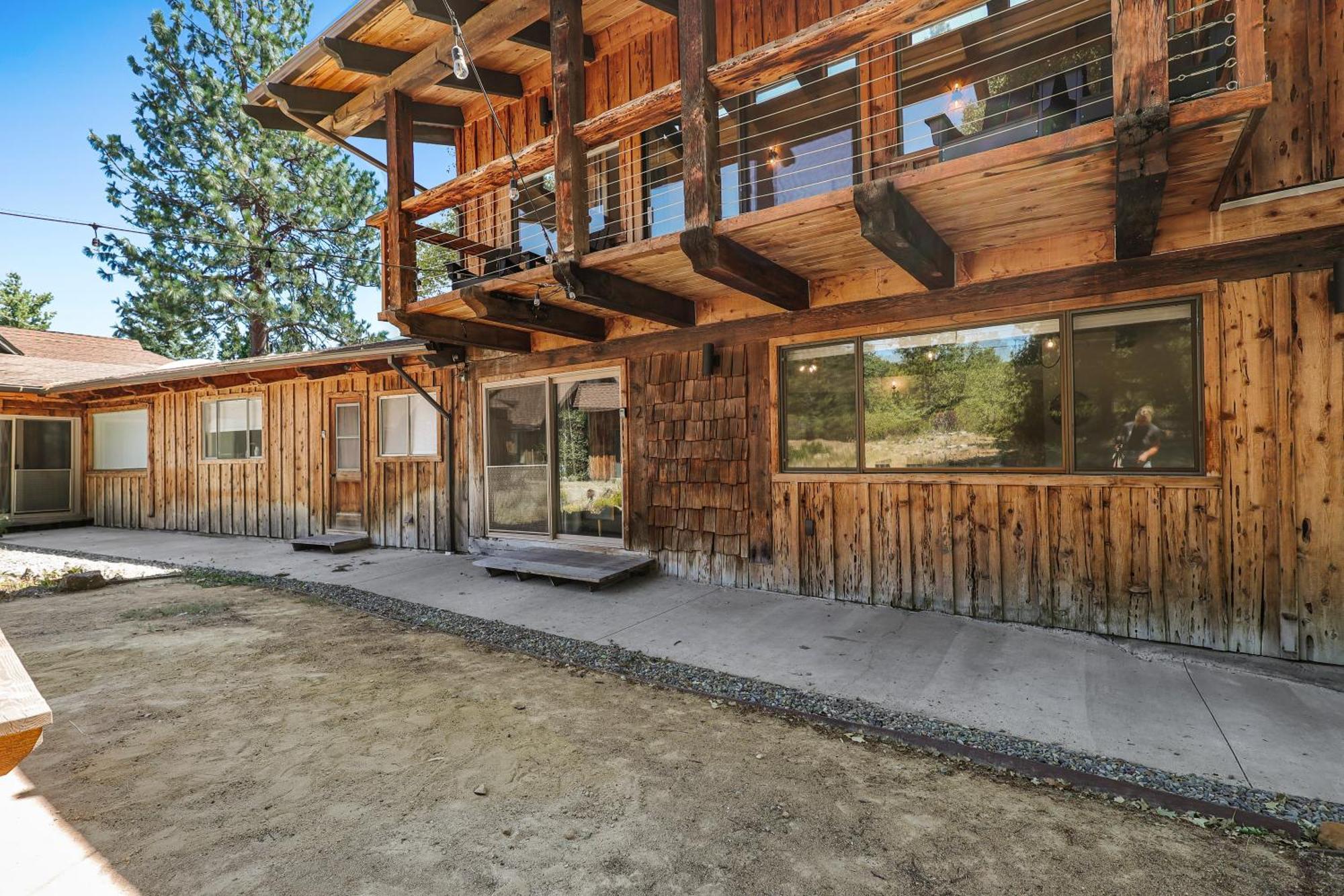 Basecamp Lodge Маунт Шаста Екстериор снимка