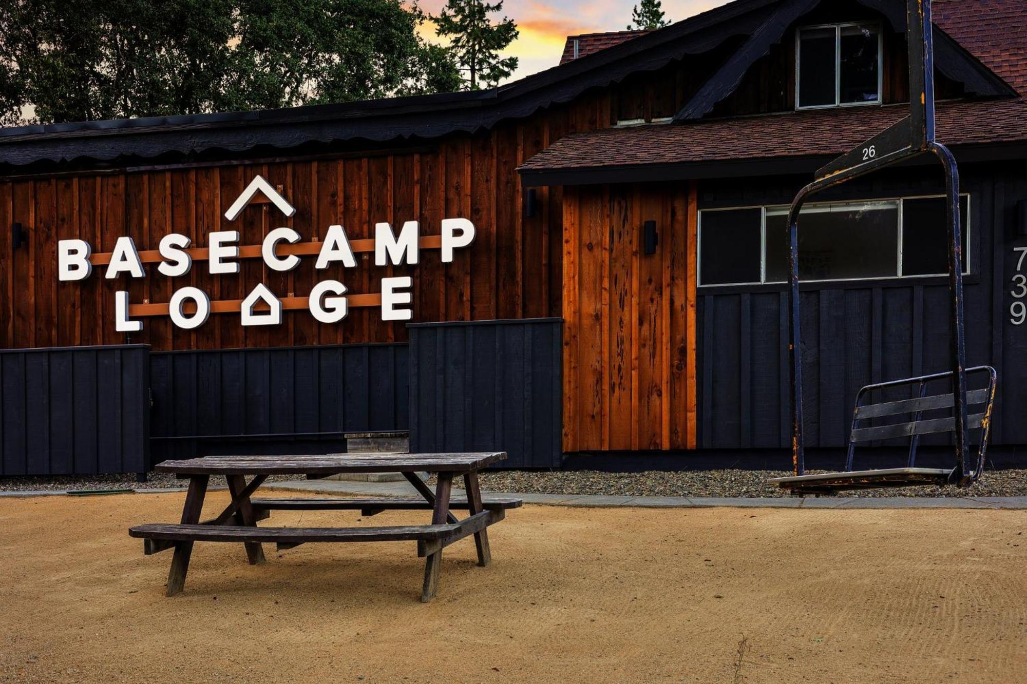 Basecamp Lodge Маунт Шаста Екстериор снимка
